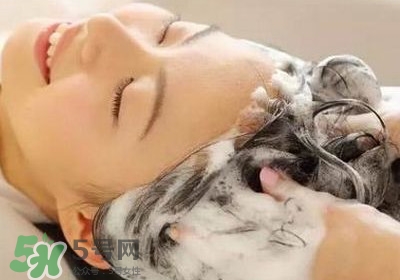 頭發(fā)掉的厲害怎么辦？頭發(fā)掉的厲害是什么原因