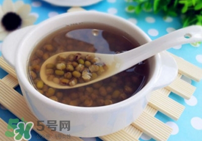 吃菠蘿舌頭麻怎么回事？吃菠蘿舌頭麻是過敏嗎