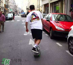 palace衣服貴嗎？palace衣服一般多少錢？