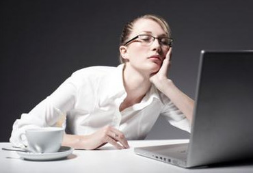 眼疲勞會(huì)引起哪些癥狀？眼疲勞會(huì)導(dǎo)致什么癥狀