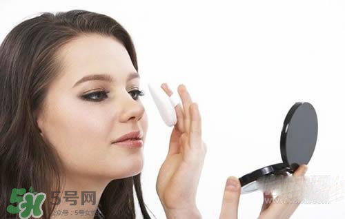 粉餅是什么時候用的？粉餅使用順序