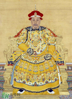 今年流行乾隆皇帝的鞋是什么鞋？乾隆皇帝的鞋就是襪子鞋嗎？