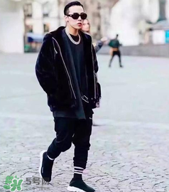 今年流行乾隆皇帝的鞋是什么牌子？乾隆皇帝同款鞋是哪個品牌？