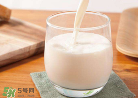 香椿可以和牛奶一起吃嗎？香椿和牛奶能一起吃嗎？