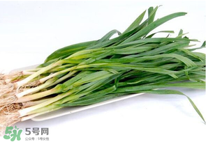 蒜苗發(fā)黃怎么回事？蒜苗發(fā)黃是什么原因？