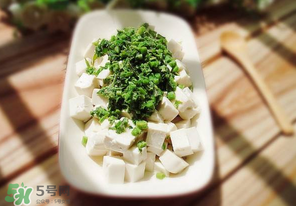 香椿拌豆腐可以隔夜吃嗎？隔夜的香椿拌豆腐能吃嗎？