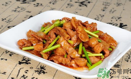 香椿可以和牛肉一起吃嗎？香椿和牛肉能同吃嗎？