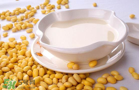 香椿和豆?jié){能一起吃嗎？喝豆?jié){可以吃香椿炒雞蛋嗎？
