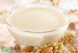 香椿和豆?jié){能一起吃嗎？喝豆?jié){可以吃香椿炒雞蛋嗎？