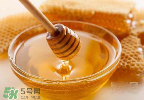 桃花茶可以加蜂蜜嗎？桃花茶可以和蜂蜜一起喝嗎？