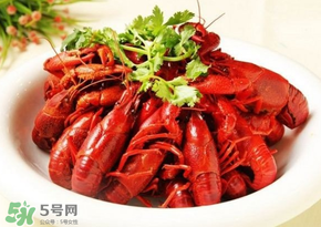 月經(jīng)可以吃油燜大蝦嗎？經(jīng)期能吃油燜大蝦嗎？