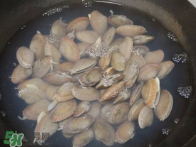 花甲不開口能吃嗎？花甲不開口是不是死了？