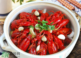龍蝦變黑了還能吃嗎？龍蝦頭變黑了還能吃嗎？