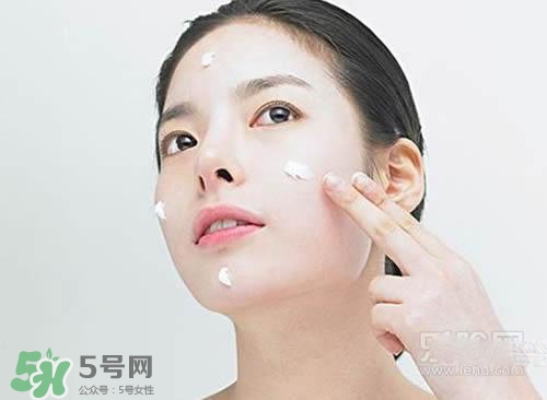 肌底液可以當(dāng)精華用嗎？肌底液可以代替精華嗎？