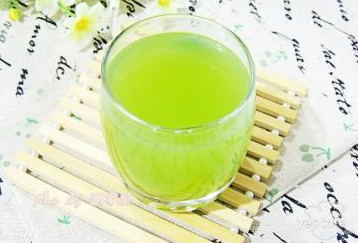 芹菜汁喝生的還是喝熟的？芹菜汁生喝好還是煮熟好