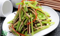 芹菜怎么炒好吃？芹菜怎么炒不苦