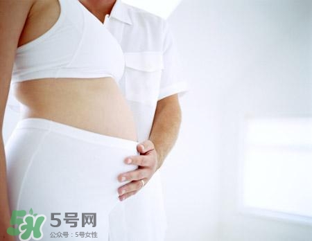 孕婦可以聞?dòng)推嵛秵幔吭袐D聞了油漆味對(duì)胎兒有影響嗎？