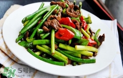 蒜苔炒肉怎么做才好吃？蒜苔炒肉的做法