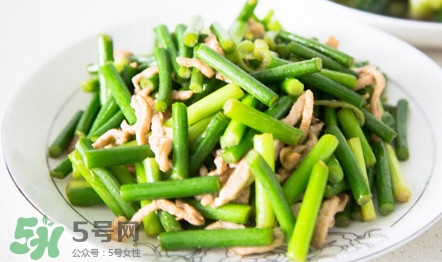 蒜苔炒什么好吃？蒜苔和什么一起炒好吃