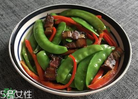?炒荷蘭豆要焯水嗎？荷蘭豆不焯水能吃嗎？