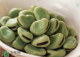 蠶豆要?jiǎng)兤?？新鮮蠶豆怎么快速剝皮？