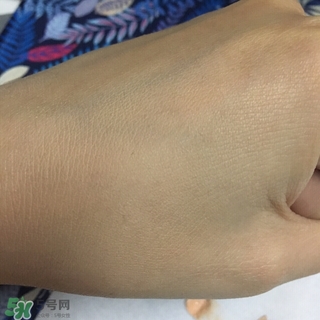 混油敏感肌用什么粉底液？敏感混油皮用的粉底液