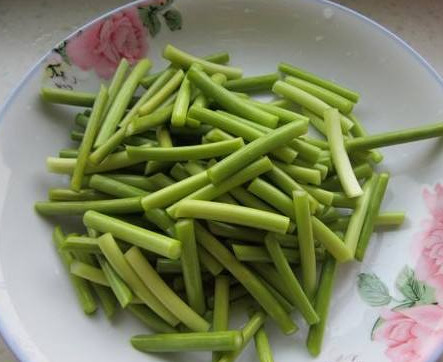 蒜苔怎么處理？蒜薹炒之前要怎么處理