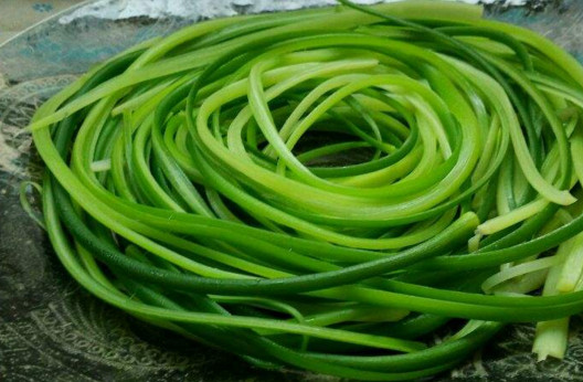 蒜苔是發(fā)物嗎？蒜苔是不是發(fā)物
