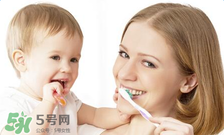 寶寶不肯刷牙一刷就哭怎么辦？怎么樣讓寶寶養(yǎng)成刷牙的習慣？