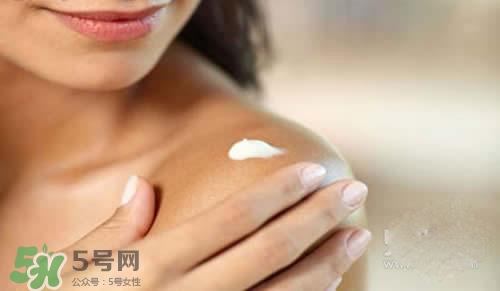 天天洗澡身上還癢是怎么回事？天天洗澡身上還癢怎么辦？