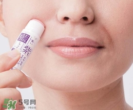 藍紫根去法令紋棒怎么用？藍紫根去法令紋精華棒使用方法