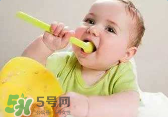為什么不能給寶寶吃果凍？寶寶千萬不能吃的5種危險食物