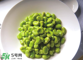 蠶豆和牛奶可以同吃嗎？吃蠶豆可以喝牛奶嗎？