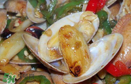 花甲能和白酒一起吃嗎？花甲和白酒在一起會食物中毒嗎？