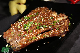 花甲和羊肉能一起吃嗎？羊肉可以和花甲一起吃嗎？