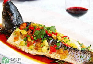 花甲可以和魚一起吃嗎？花甲和魚能一起吃嗎？