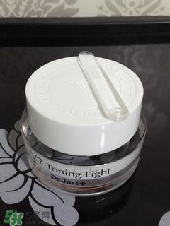 蒂佳婷素顏霜孕婦可以用嗎？v7素顏霜孕婦可以用嗎