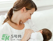哺乳期奶水有血是什么原因？哺乳期奶水有血能喂奶嗎？