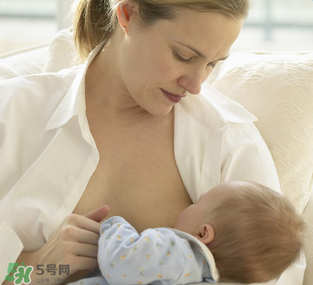 哺乳期奶水時多時少是什么原因？哺乳期奶水時多時少怎么辦？