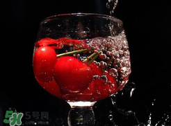 櫻桃酒能治痛風(fēng)嗎？櫻桃泡酒能治痛風(fēng)嗎？