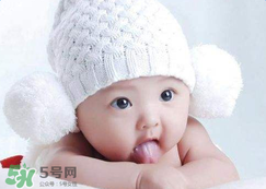 如何判斷新生兒已經(jīng)吃飽？新生兒吃飽了有什么表現(xiàn)？