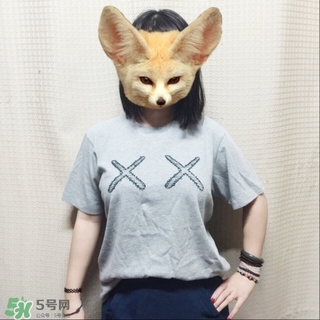 優(yōu)衣庫(kù)xKAWS合作系列衣服多少錢與試穿圖片