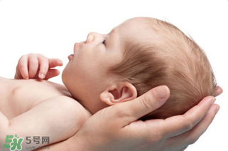 孩子發(fā)燒到39度該怎么辦？ 孩子39度能用物理降溫嗎？