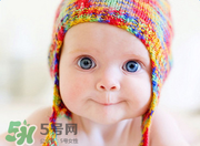 寶寶總是拿手揉眼睛是怎么了？寶寶眼睛癢怎么處理？
