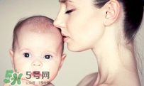 寶寶一般在什么時候會叫爸爸媽媽？寶寶說話和智力有關系嗎