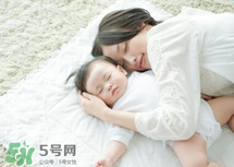 寶寶一般在什么時候會叫爸爸媽媽？寶寶說話和智力有關系嗎