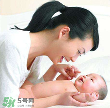 哺乳期可以染頭發(fā)嗎？哺乳期染發(fā)對孩子有危害嗎？