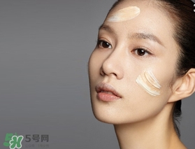 粉底液可以涂在眼部嗎？粉底液涂在眼部有什么危害？