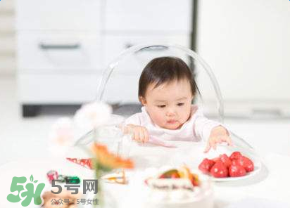 寶寶可以吃小龍蝦嗎？多大的寶寶可以吃小龍蝦呢？