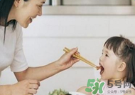 奶酪酸奶能給寶寶補鈣嗎？如何為寶寶選擇奶制品補鈣？